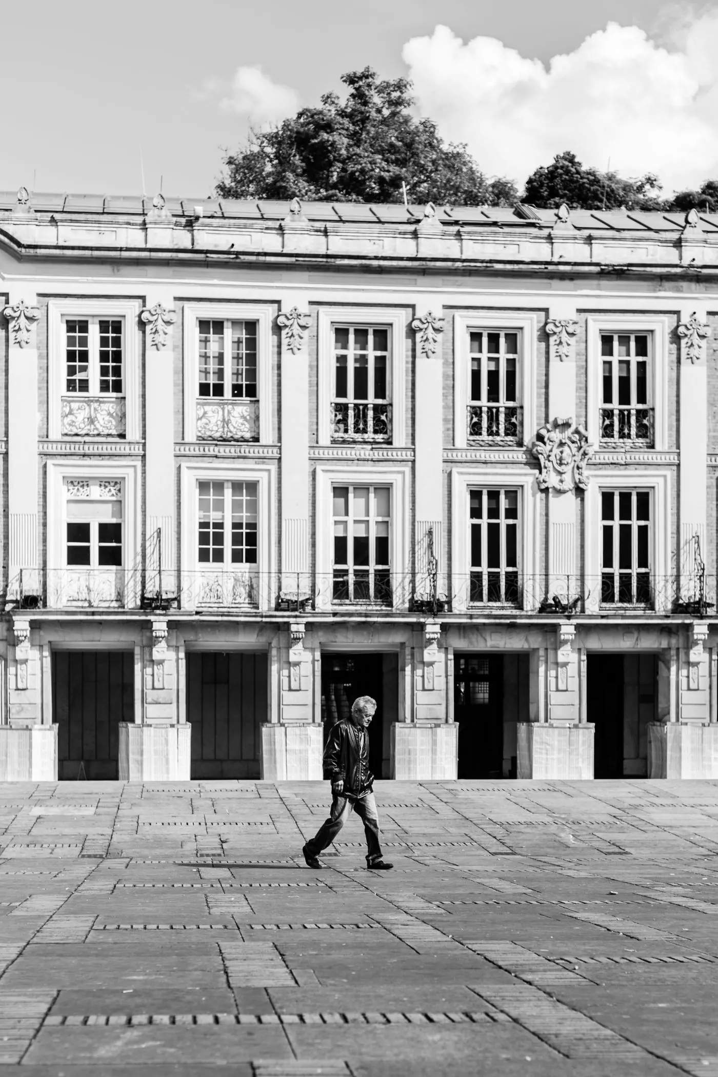 Escena urbana en el centro histórico de Bogotá